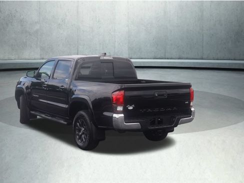 Used 2021 Toyota Tacoma SR5 AWD/4WD image 17
