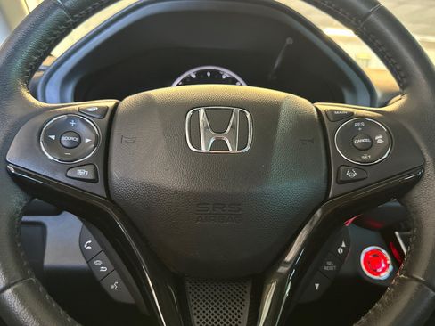 Used 2021 Honda HR-V Touring image 23