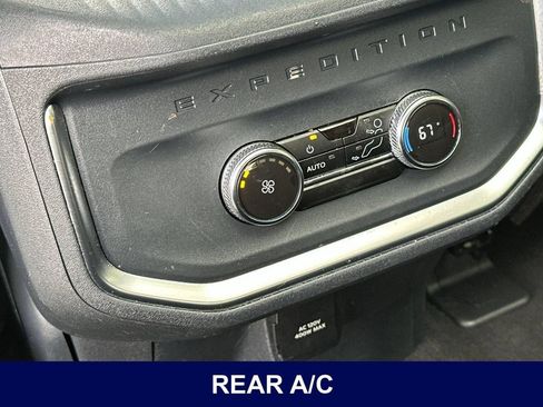 Used 2025 Ford Expedition Active AWD/4WD image 16