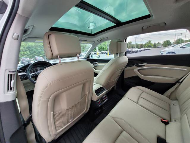 Certified 2024 Audi Q8 e-tron Premium Plus w/ Premium Plus Package AWD/4WD image 16