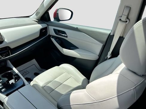 Certified 2021 Nissan Rogue SL w/ Premium Package FWD image 5