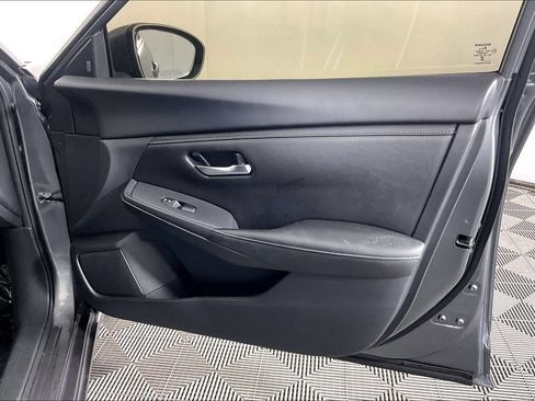 Used 2025 Nissan Sentra SV FWD image 22