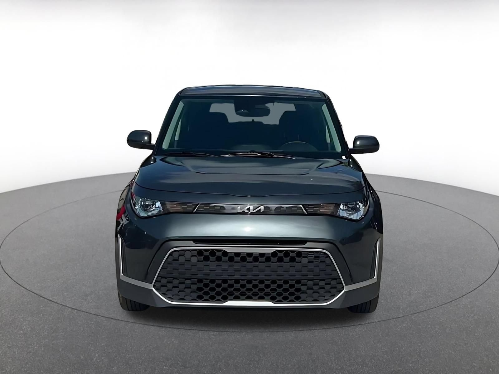 Used 2025 Kia Soul LX w/ LX Technology Package FWD image 4