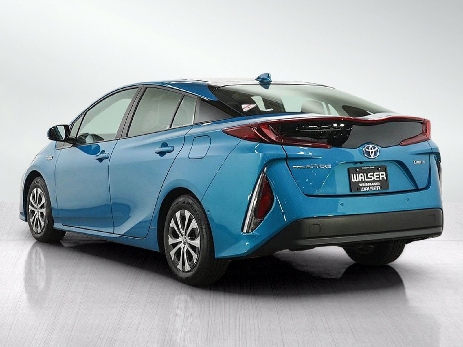 Used 2020 Toyota Prius Prime Limited FWD image 3