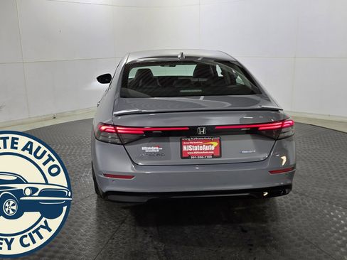 Used 2023 Honda Accord EX-L image 6