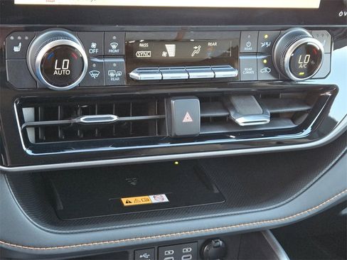 Used 2023 Toyota Highlander Bronze Edition image 20