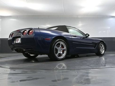 Used 2001 Chevrolet Corvette Convertible RWD image 38