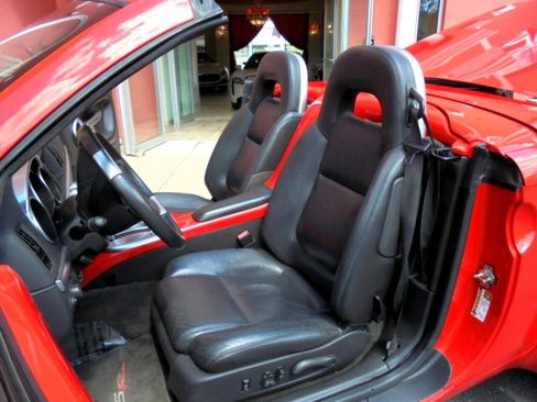 Used 2005 Chevrolet SSR w/ Preferred Equipment Group RWD image 9