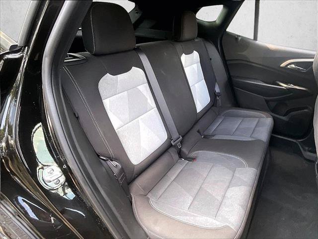 Used 2025 Chevrolet Trax RS FWD image 28