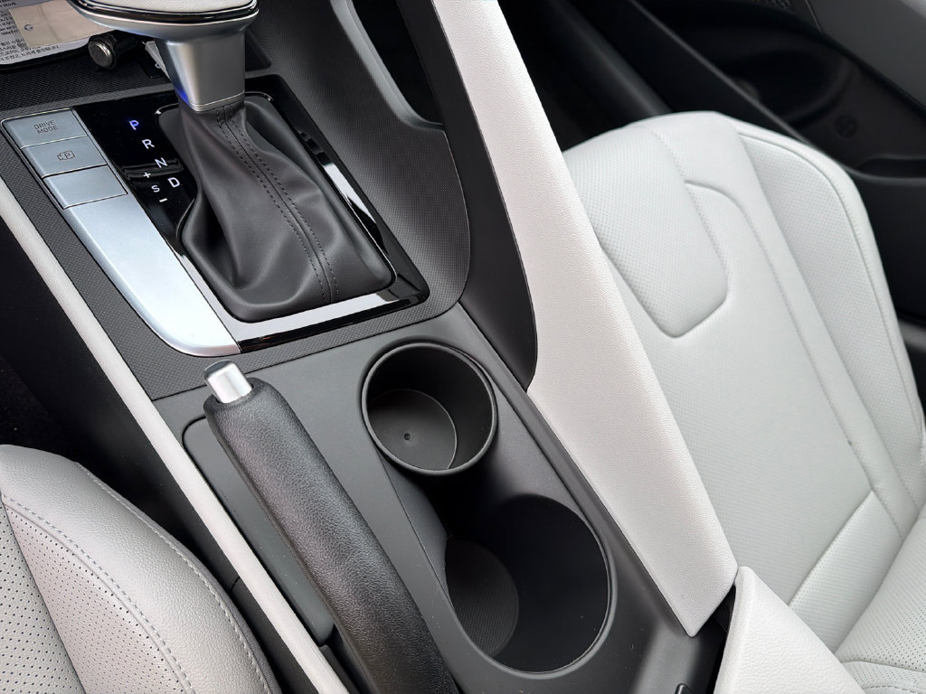 New 2026 Hyundai Elantra SEL Sport FWD image 32