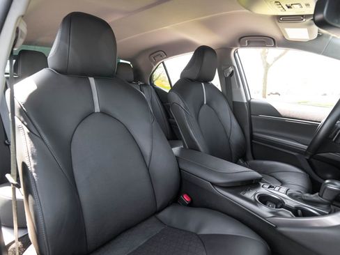 Used 2023 Toyota Camry XSE FWD image 19