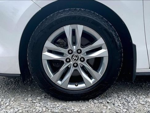 Used 2022 Toyota Sienna Limited AWD/4WD image 8