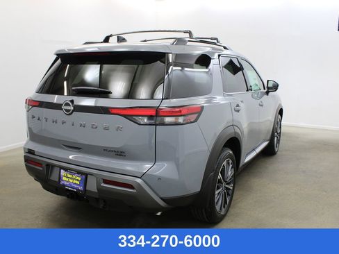 New 2026 Nissan Pathfinder Platinum image 4