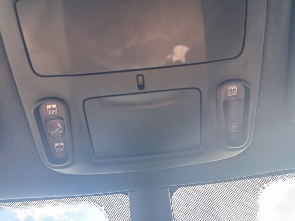 Used 2025 Chrysler Pacifica Limited FWD image 55