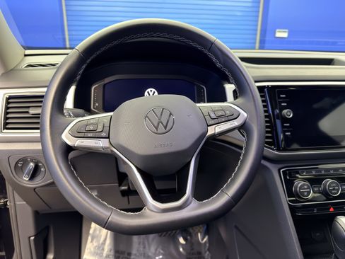 Used 2023 Volkswagen Atlas SE w/ Black Wheel Package image 14