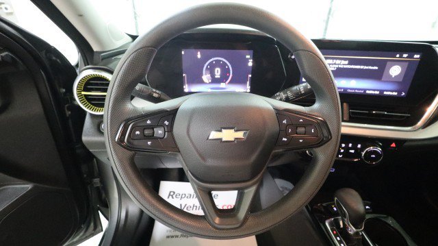 Used 2025 Chevrolet Trax LT FWD image 20