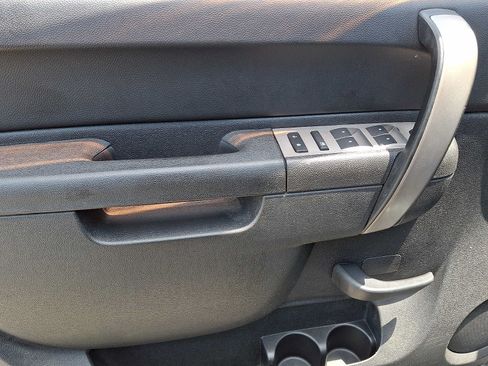 Used 2010 Chevrolet Silverado 1500 LT w/ Power Pack Plus AWD/4WD image 12