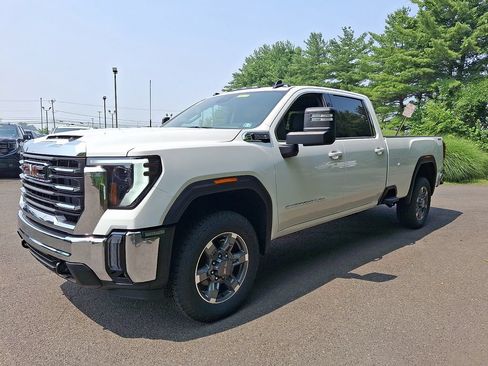 New 2026 GMC Sierra 2500 SLE w/ SLE Value Package; AWD/4WD image 2