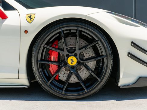 Used 2014 Ferrari 458 Spider RWD image 39