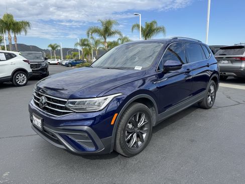 Certified 2023 Volkswagen Tiguan SE FWD image 4