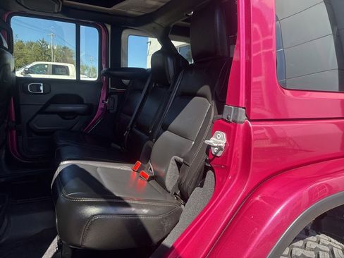 Used 2022 Jeep Wrangler Unlimited Rubicon w/ Dual Top Group AWD/4WD image 22