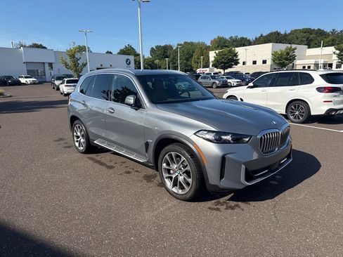 Certified 2024 BMW X5 xDrive40i w/ Parking Assistance Package AWD/4WD image 7