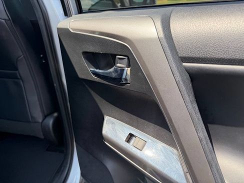 Used 2017 Toyota RAV4 SE FWD image 35