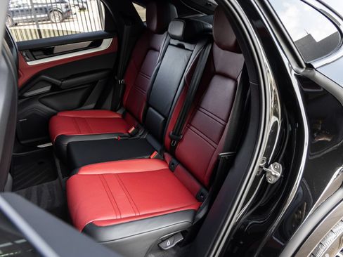 Certified 2026 Porsche Cayenne E-Hybrid Coupe AWD/4WD image 33