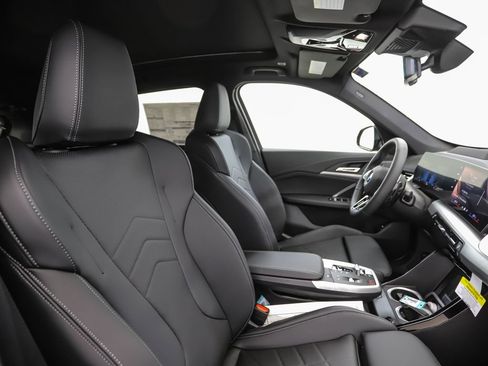 New 2026 BMW X1 xDrive28i w/ Technology Package AWD/4WD image 31