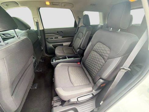 Used 2023 Nissan Pathfinder SV w/ SV Premium Package AWD/4WD image 29