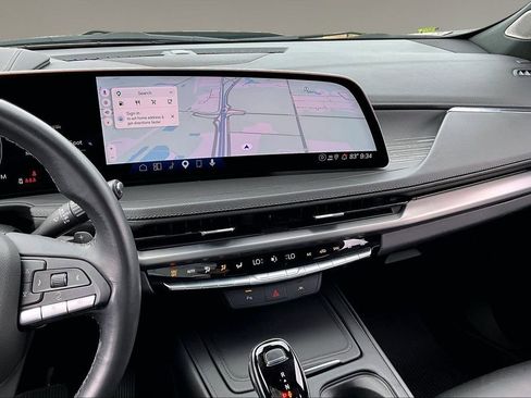 Used 2024 Cadillac XT4 Premium Luxury w/ Technology Package FWD image 6