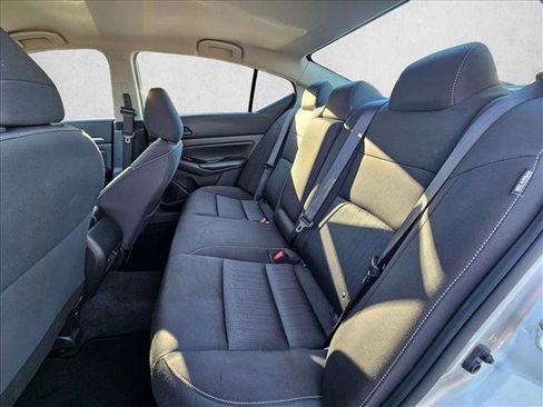 Used 2023 Nissan Altima 2.5 SV image 12