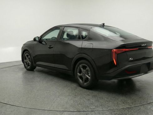 Used 2025 Kia K4 LXS FWD image 6