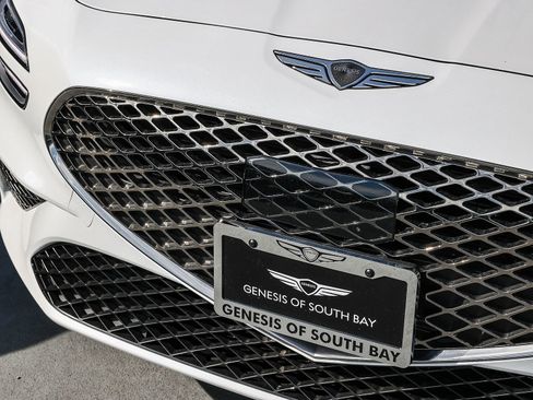 Used 2025 Genesis G70 2.5T image 11