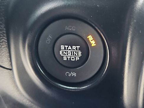 Used 2023 Jeep Wrangler Unlimited w/ Cold Weather Group AWD/4WD image 28