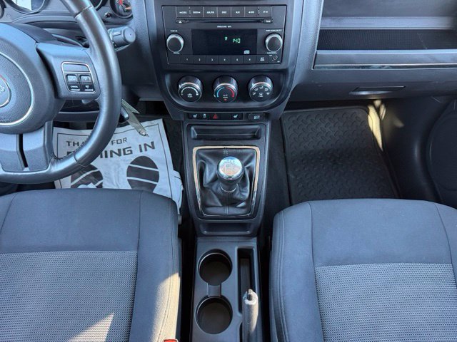 Used 2011 Jeep Patriot Latitude AWD/4WD image 23