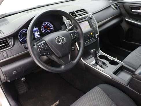Used 2017 Toyota Camry LE FWD image 13