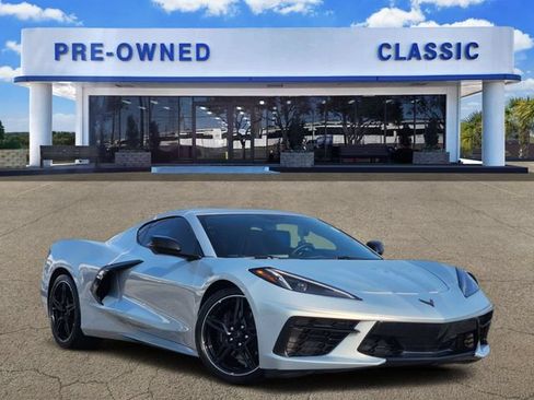 Used 2022 Chevrolet Corvette Stingray Coupe w/ 1LT RWD image 1