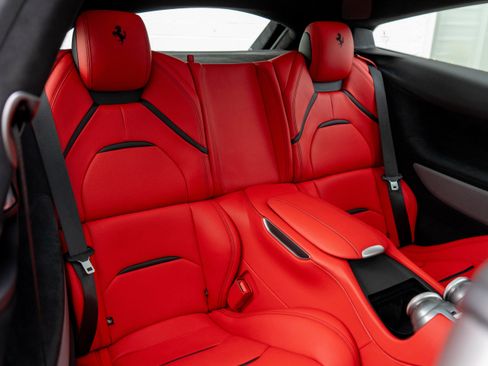 Used 2018 Ferrari GTC4Lusso image 40