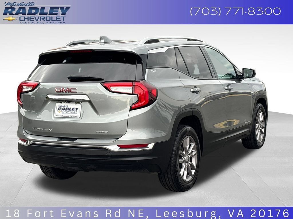 Used 2024 GMC Terrain SLT AWD/4WD image 6