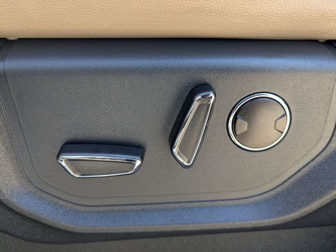 Used 2022 Ford Expedition Limited image 22