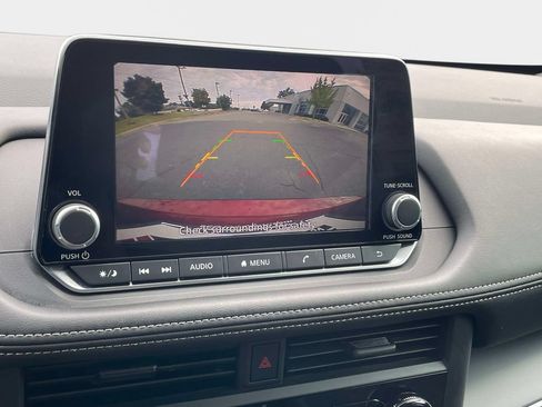 Used 2026 Nissan Rogue S FWD image 26