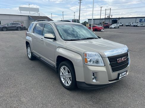 Used 2011 GMC Terrain SLE AWD/4WD image 18