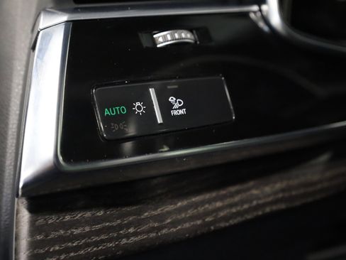 Used 2021 Audi Q8 Prestige w/ Prestige Package image 19
