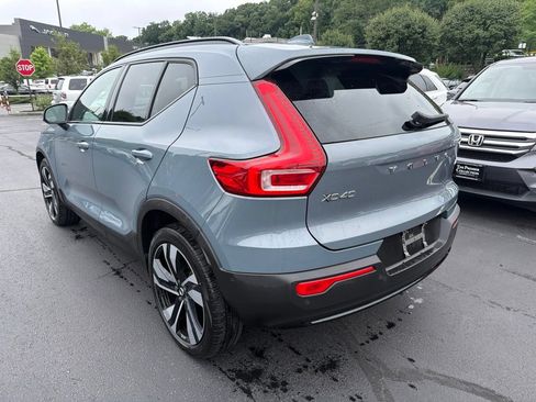 Used 2023 Volvo XC40 B5 Plus w/ Driver Assist Package AWD/4WD image 2