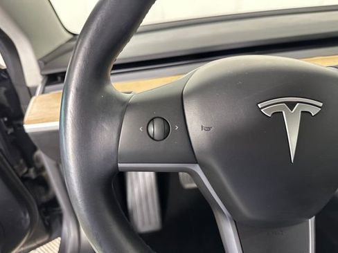 Used 2018 Tesla Model 3 Long Range image 15