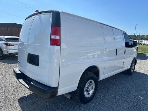 Used 2018 Chevrolet Express 2500 w/ Driver Convenience Package RWD image 8