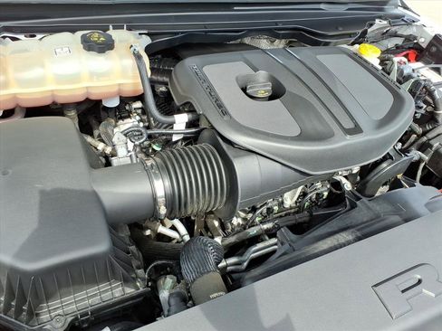 Used 2025 RAM 1500 Laramie image 18