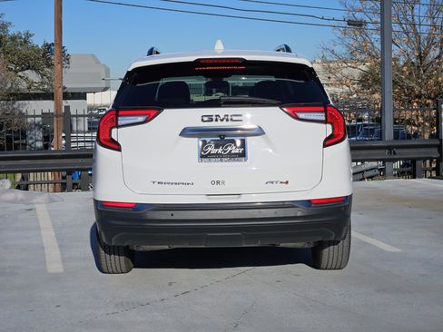 Used 2022 GMC Terrain AT4 w/ Infotainment Package II image 8