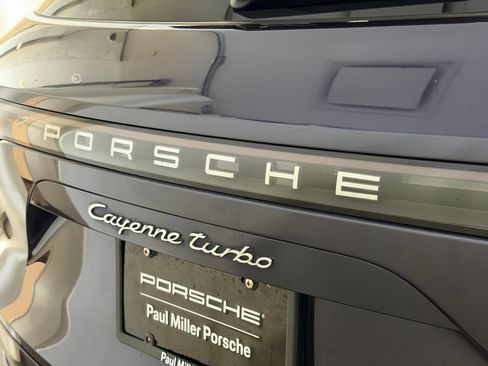 Certified 2019 Porsche Cayenne Turbo AWD/4WD image 25